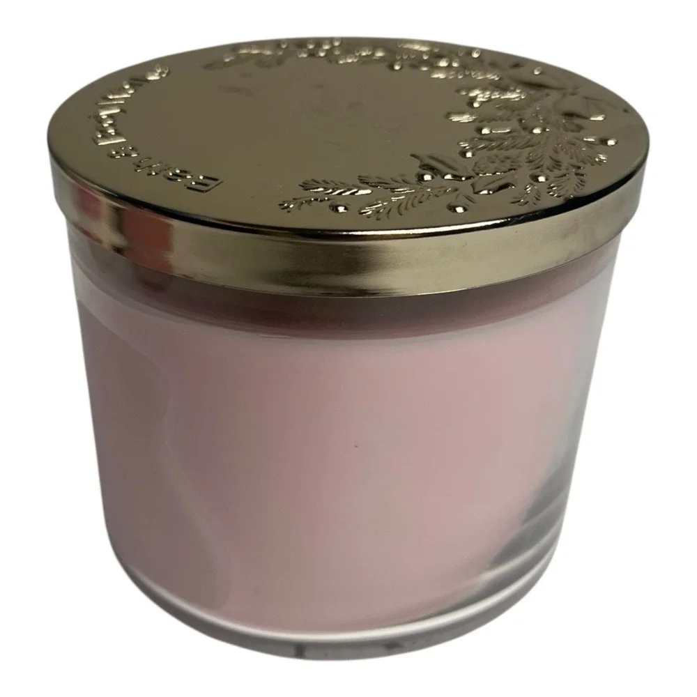 Bath & Body Works Mrs Claus Cocktail Christmas 3 Wick Scented Candle  14.5 oz